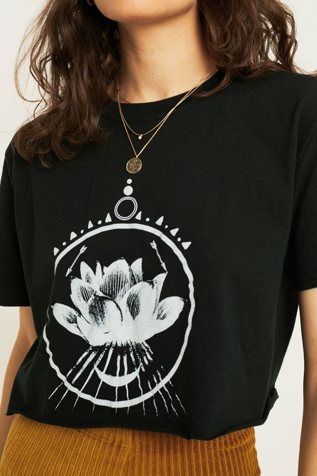 UO – T-shirt lotus #3
