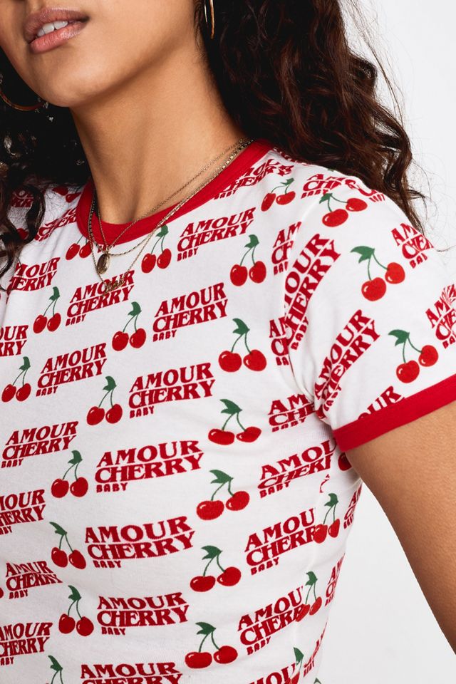 UO - T-shirt ajusté Amour Cherry  #1