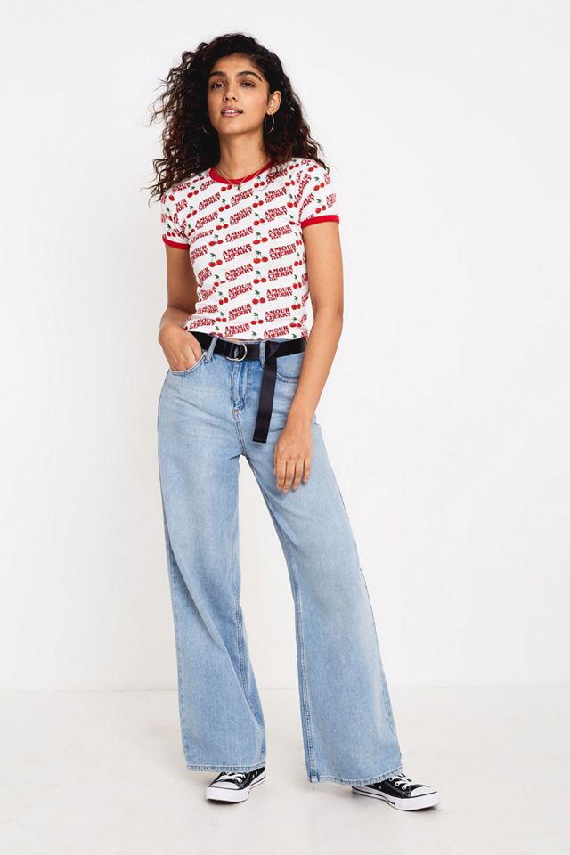 UO - T-shirt ajusté Amour Cherry  #2