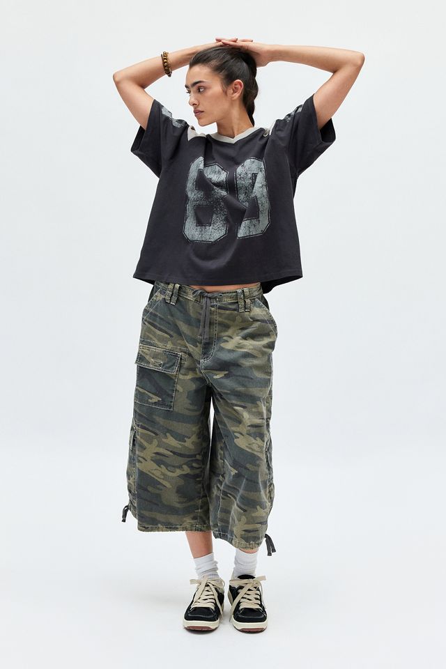 UO 89 V-Ausschnitt Kastenförmiges T-Shirt #1