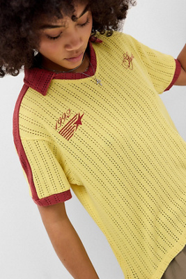 Haut de football en maille à col UO par en taille: XS - Urban Outfitters - Modalova