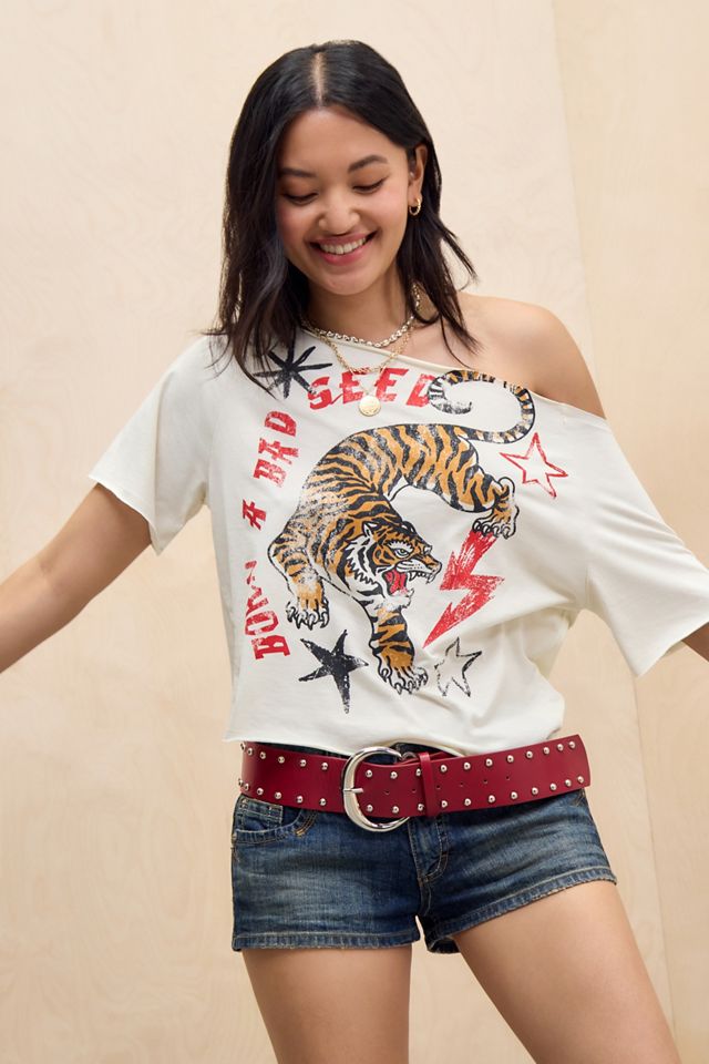 T-shirt épaules dénudées à encolure en V UO Tiger #1