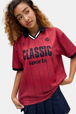 UO Classic Sport Short Sleeve Football T-Shirt - Dark Red L at Urban Outfitters