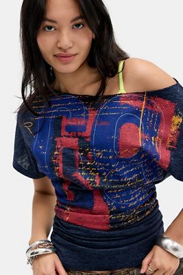 Camiseta Universitaria con Cuello Recortado y Fruncido UO