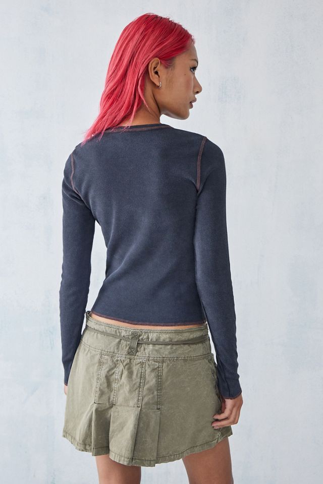UO T-shirt Henley con stampa francobollo a costine  #3