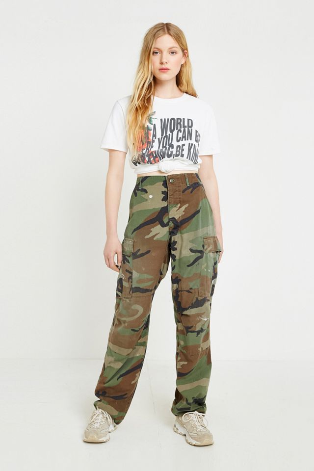 UO Be Kind T-Shirt Floreale #2