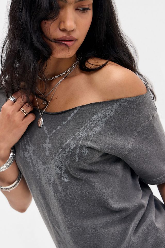 T-shirt à encolure dégagée grunge UO Necklace #2