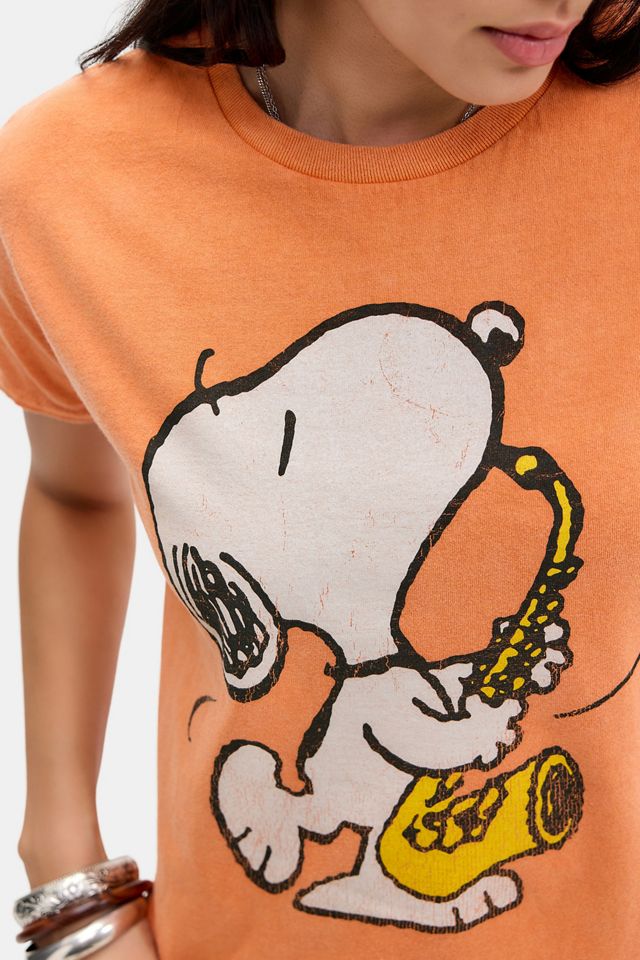 T-shirt Grafica Rilassata UO Snoopy con Sassofono #2