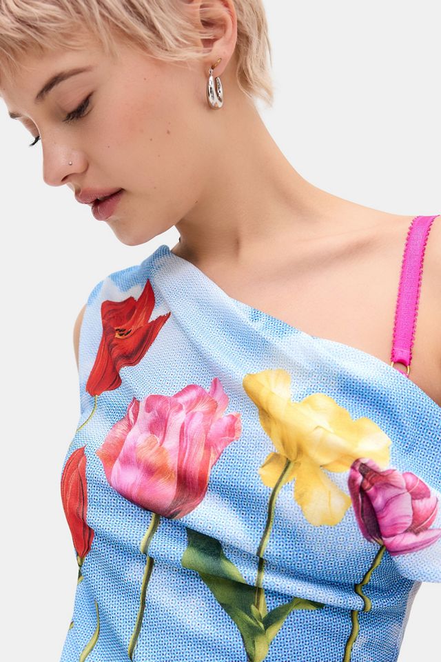 Top UO Fia Tulip a Spalle Scoperte #2