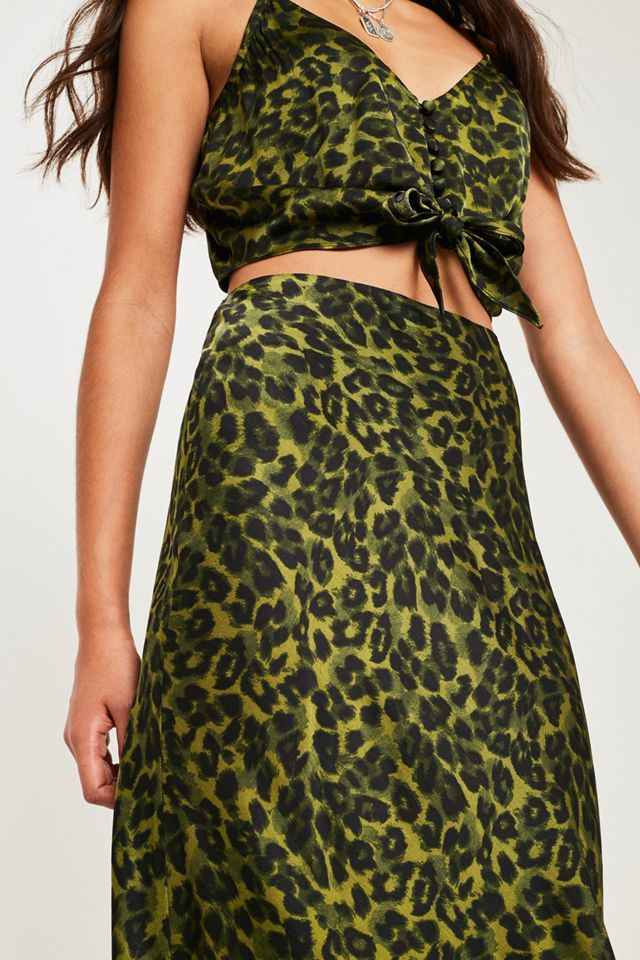 Urban Outfitters – Asymmetrischer Midirock mit Leoprint #4