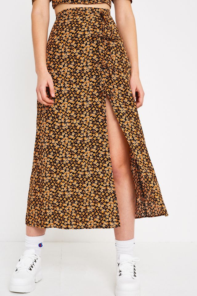 Urban Outfitters – Geblümter, geschnürter Maxirock #1