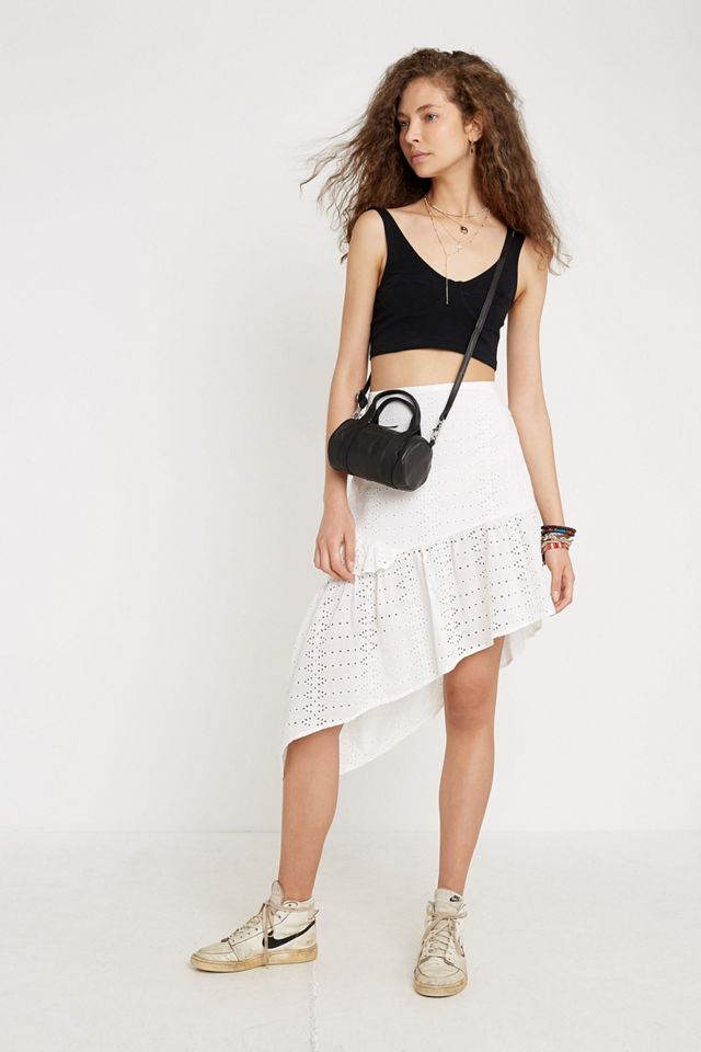 UO Broderie Mini falda asimétrica #2