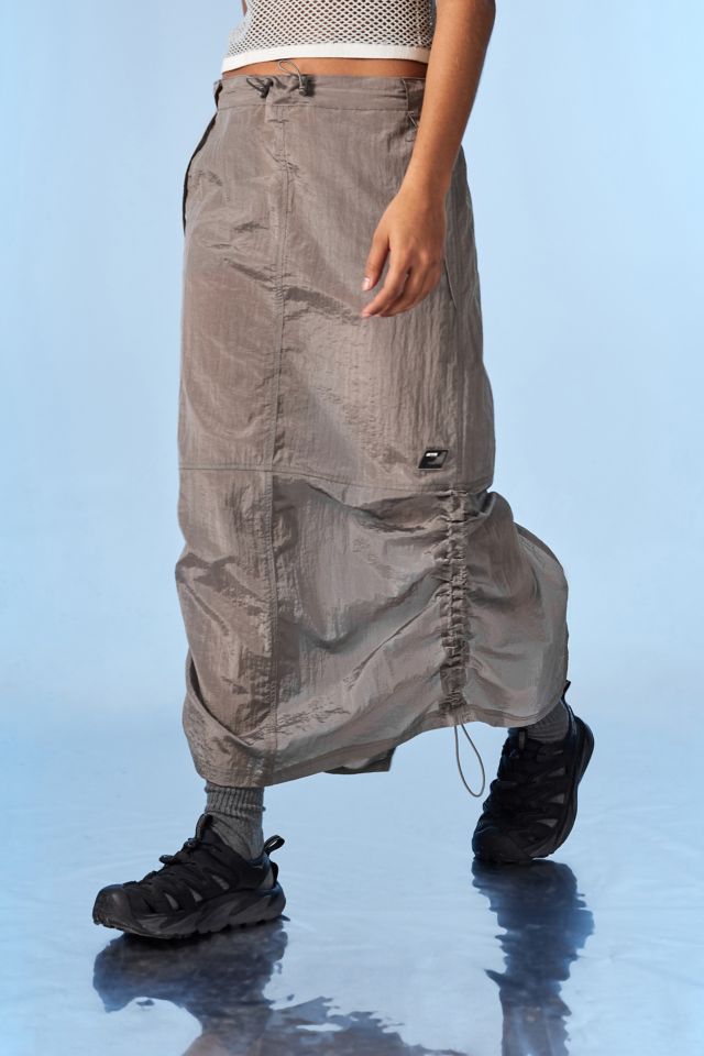 Ufo cargo outlet skirt