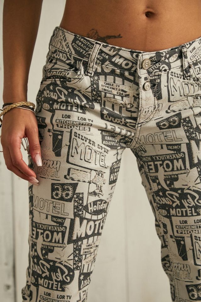 BDG Motel Print Niedrige Taille Zwei-Knopf-Schlaghose #3