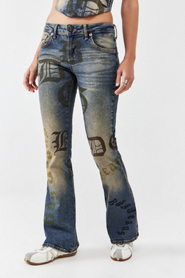 Jeans a Zampa BDG a Vita Bassa con Stampa Script | Urban Outfitters IT