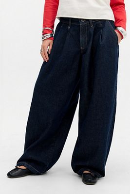 Jeans a vita alta con pieghe frontali BDG Jax