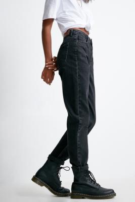 urban outfitters mom jeans