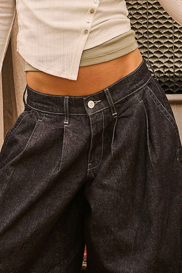 BDG Jax Pleat Front Cocoon Crop Jeans #5