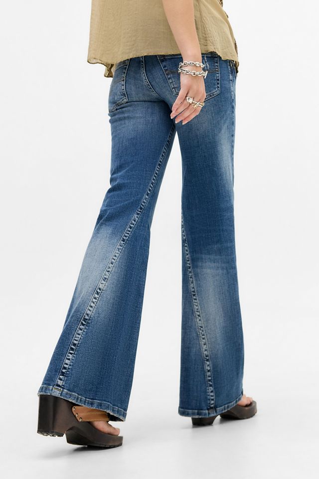 Jeans BDG Miko de Tiro Bajo con Cinturón y Corte Bootcut Skinny #3