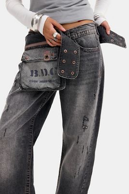 BDG Kayla Lowrider Gürtel-Jeans