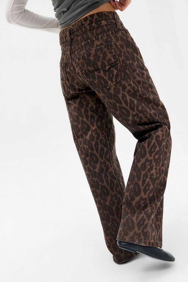 Jeans Rectos de Tiro Bajo con Estampado de Leopardo Kayla de BDG #3