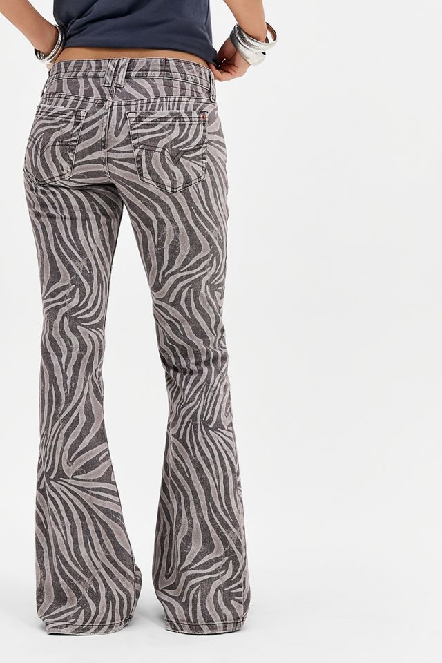 BDG Miko Animal Print Skinny Bootcut Jeans mit niedrigem Bund #3