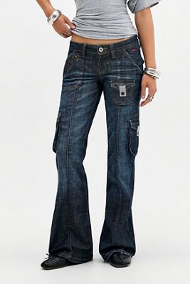 Jeans skinny bootcut Miko à taille basse avec poches cargo BDG