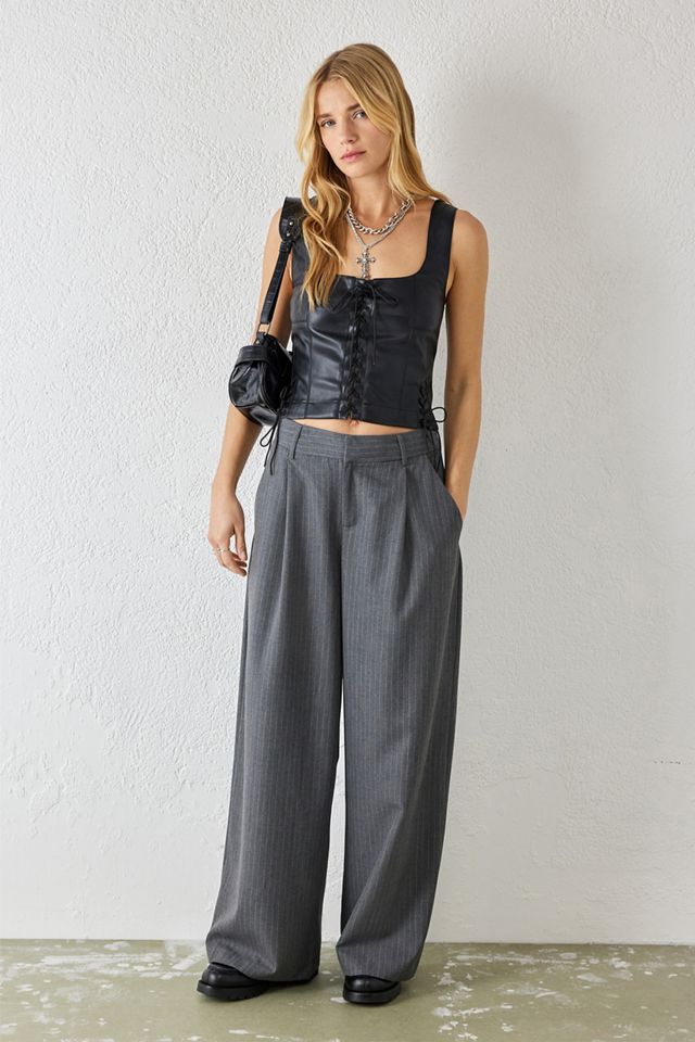 Pantalones a rayas grises UO #1
