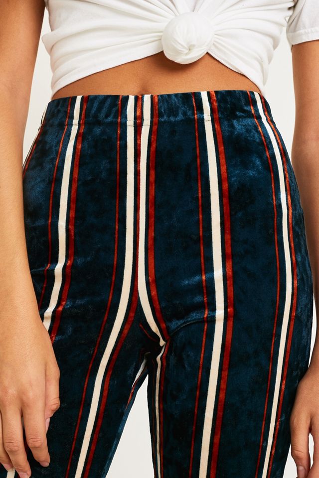 Urban Outfitters – Ausgestellte Samthose mit vertikalen Streifen #4