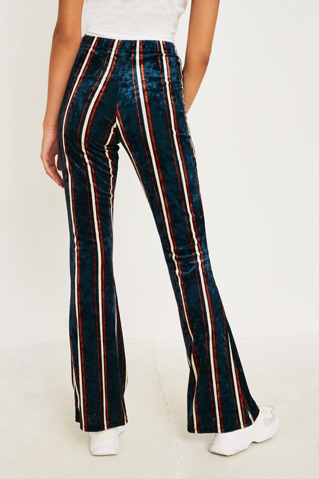 Urban Outfitters – Ausgestellte Samthose mit vertikalen Streifen #5
