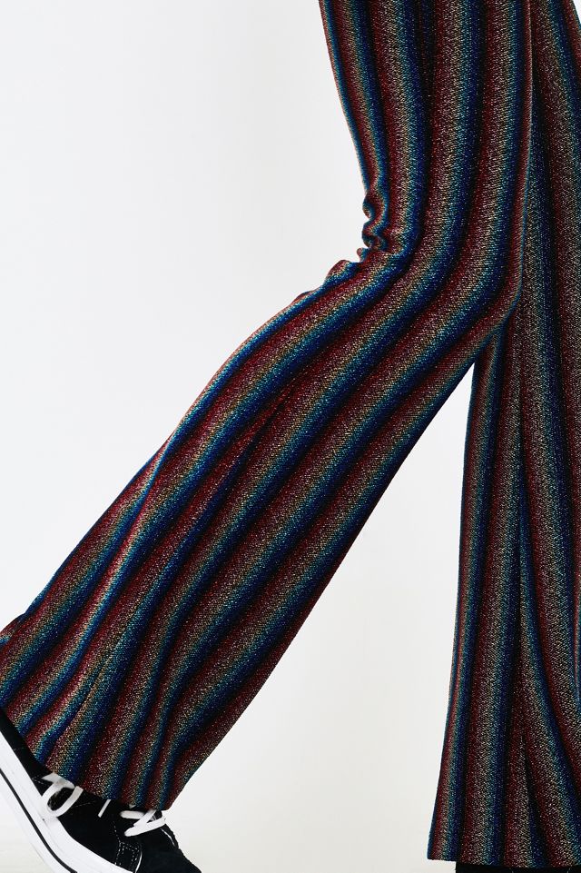 Urban Outfitters – Glitzernde, ausgestellte Hose im Regenbogenstreifendesign #4