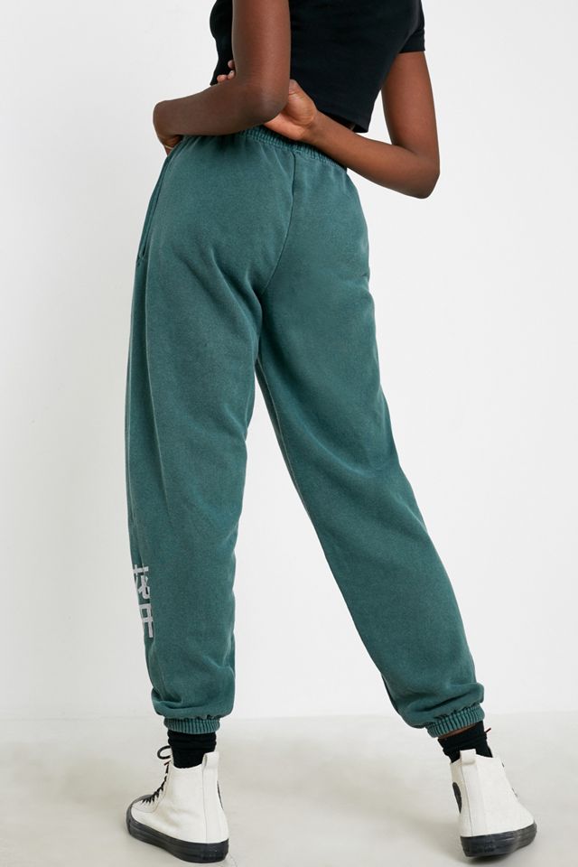 Urban Outfitters – Jogginghose in verwaschenem Blaugrün mit glitzernden Textelementen #3