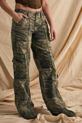 urban outfitters camo cargo pants