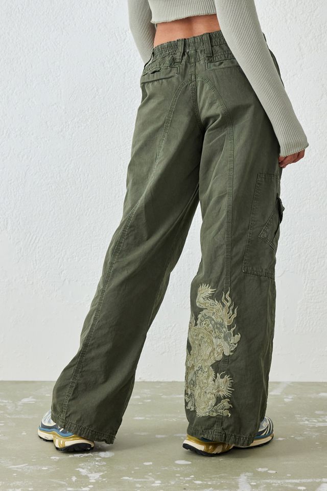ワークパンツ+カーゴパンツ Dragon Embroidered Chinese Wide Cargos BDG Dragon Embroidered Y2K Low Rise Cargo Pants | Urban Outfitters UK