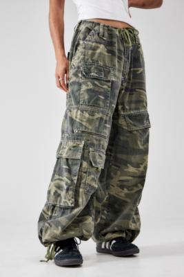 KGYA Unisex Camo Cargo Pants, Multi Pockets Raw Edge Oversized