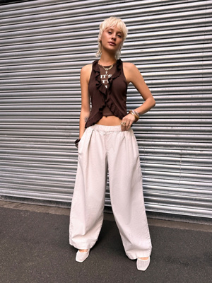 Bobbi Stripe Cocoon Trousers - L at Urban Outfitters - BDG - Modalova