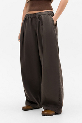 Bobbi Baggy Cocoon Trousers - XS at Urban Outfitters - BDG - Modalova
