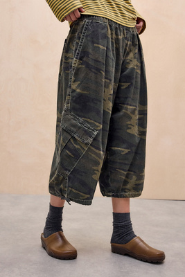 Pantalons Dallas Camo Crop en taille: XS - BDG - Modalova