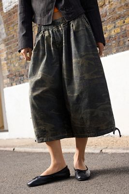 BDG Bobbi Camo Cropped Trousers