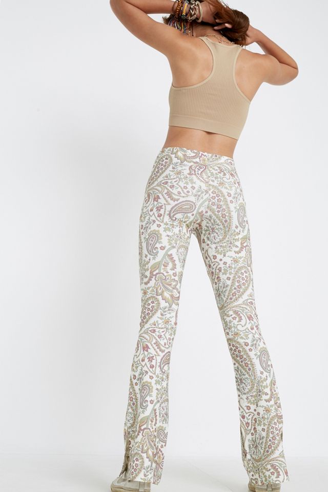 Urban Outfitters – Schlaghose mit Paisley-Print #1