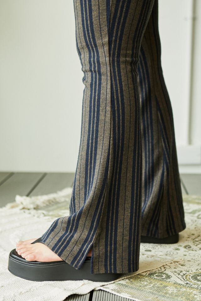 UO - Pantalon évasé taille basse à fines rayures gris foncé #3