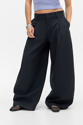 UO Noa Cocoon Trousers Product Page