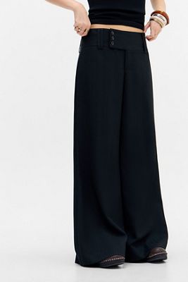 UO Charlie Low Rise Flare Trousers