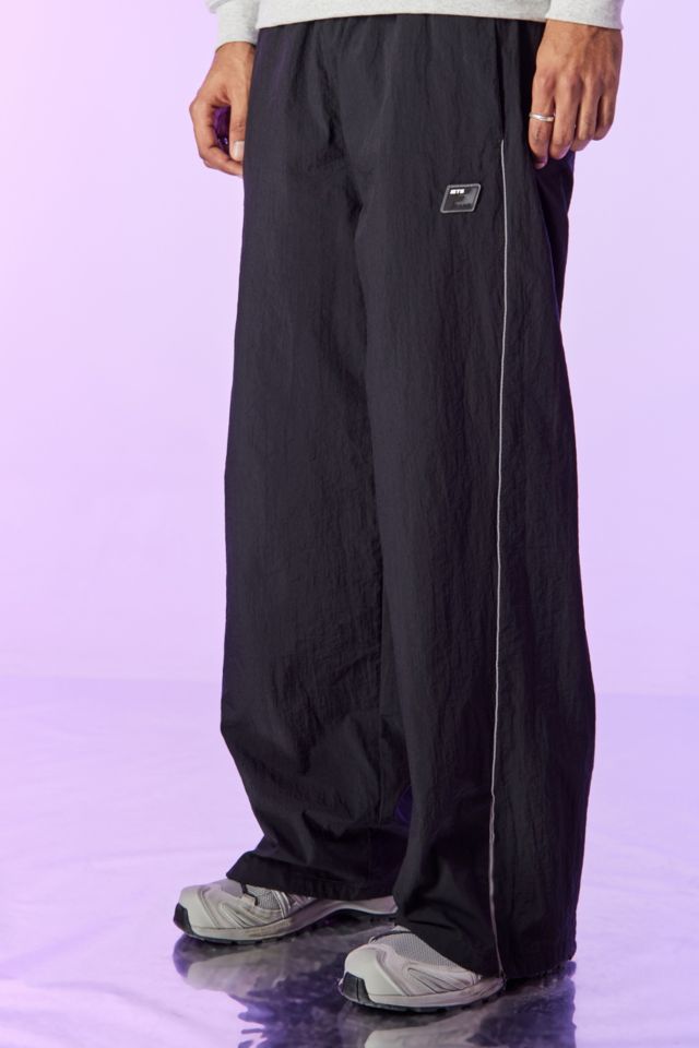 iets frans... Black 90s Track Pants | Urban Outfitters UK