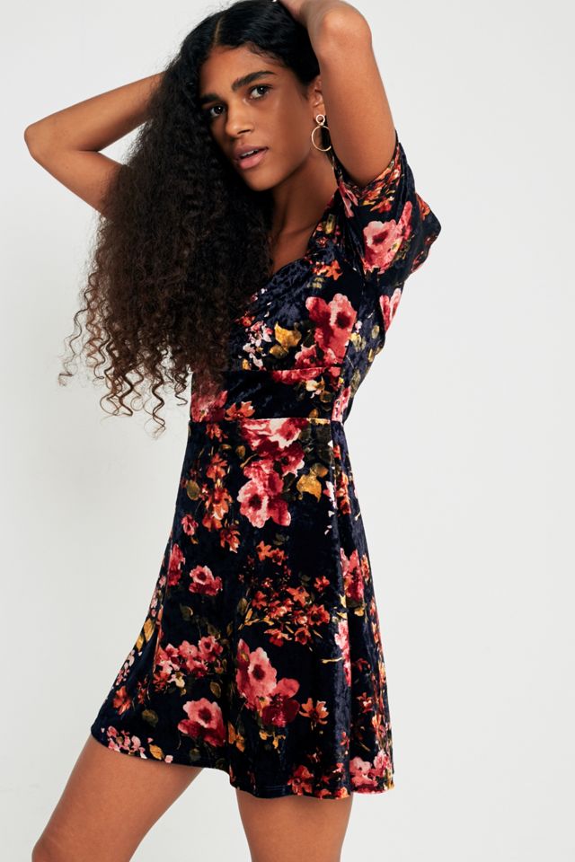 UO Floral Velvet Sweetheart Dress #4
