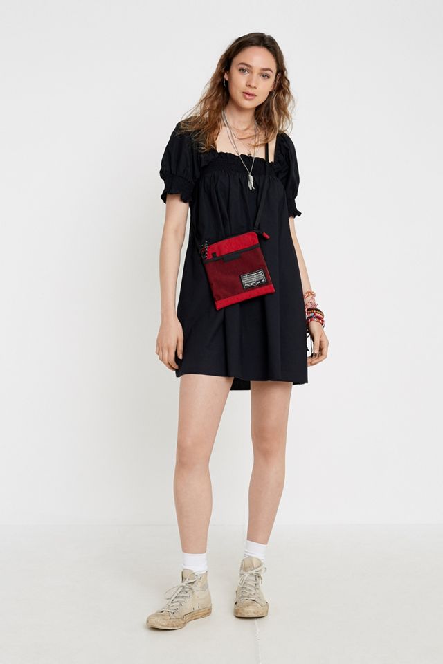 UO - Robe tube courte à manches bouffantes  #2