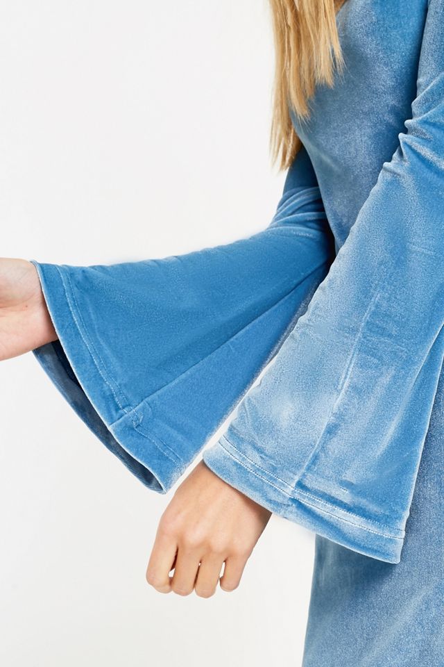 UO - Robe mini Belle à manches cloche en velours #5