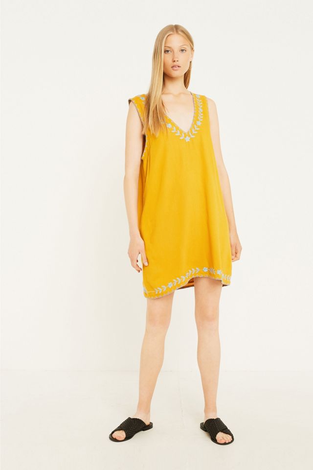 UO - Robe droite Valencia brodée doré #4