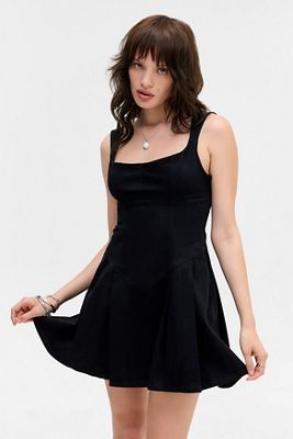 Robe courte plissée BDG Leah