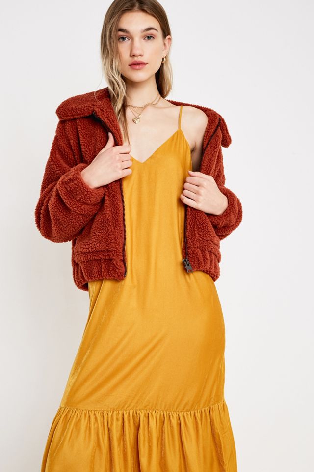 UO - Robe midi Madeline en velours à volants #2